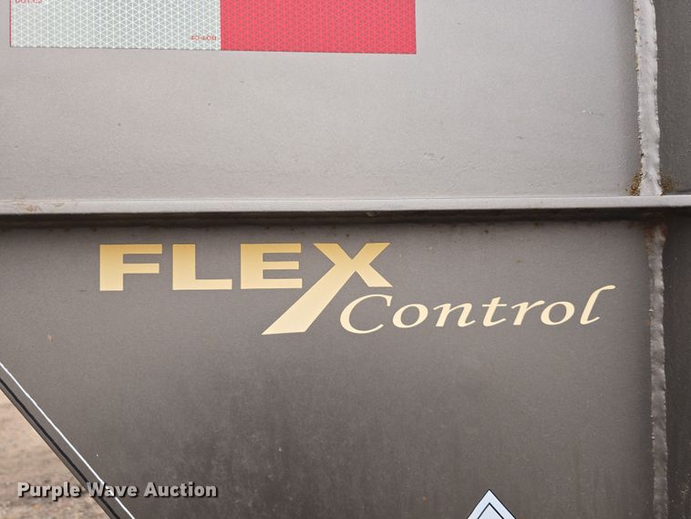 image for item DW3185 2018 Diamond T 10225DTF equipment trailer