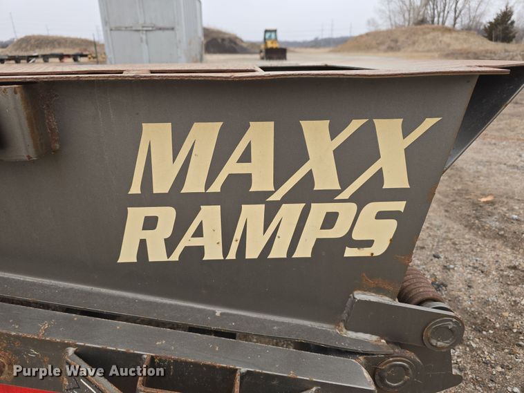 image for item DW3185 2018 Diamond T 10225DTF equipment trailer