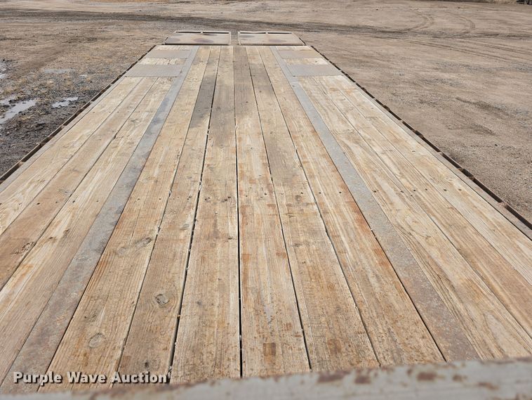 image for item DW3185 2018 Diamond T 10225DTF equipment trailer