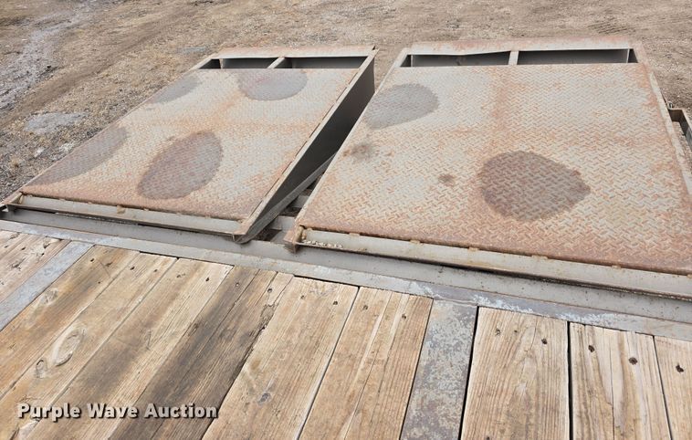 image for item DW3185 2018 Diamond T 10225DTF equipment trailer