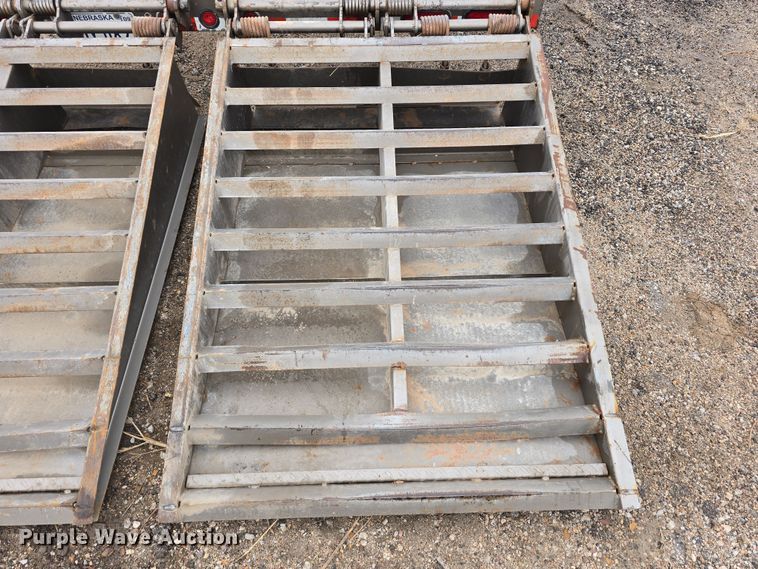 image for item DW3185 2018 Diamond T 10225DTF equipment trailer
