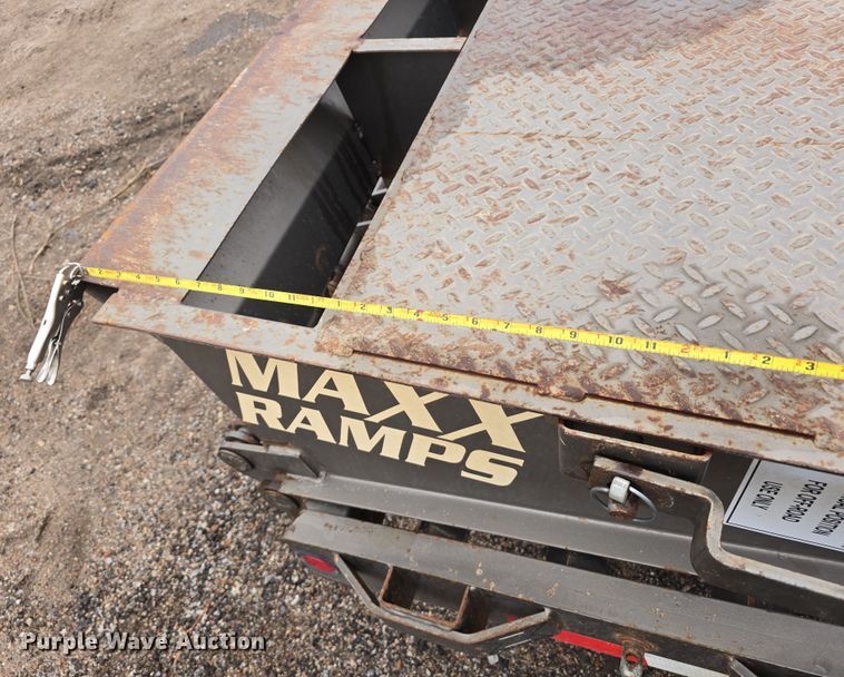 image for item DW3185 2018 Diamond T 10225DTF equipment trailer