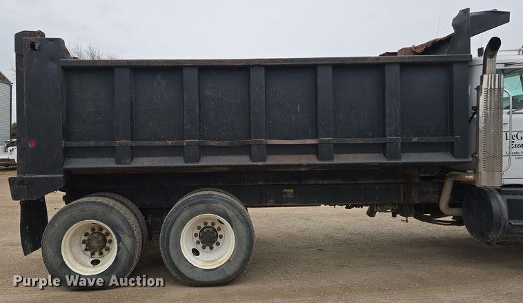 image for item DW3186 2001 Mack RD688S dump truck