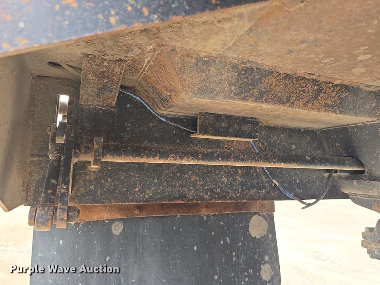 image for item DW3186 2001 Mack RD688S dump truck