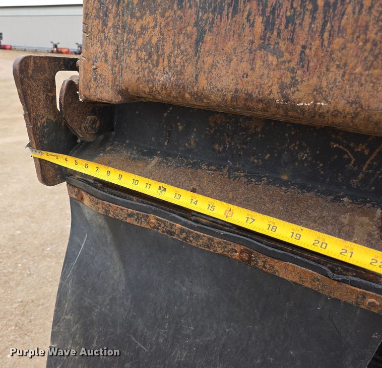 image for item DW3186 2001 Mack RD688S dump truck