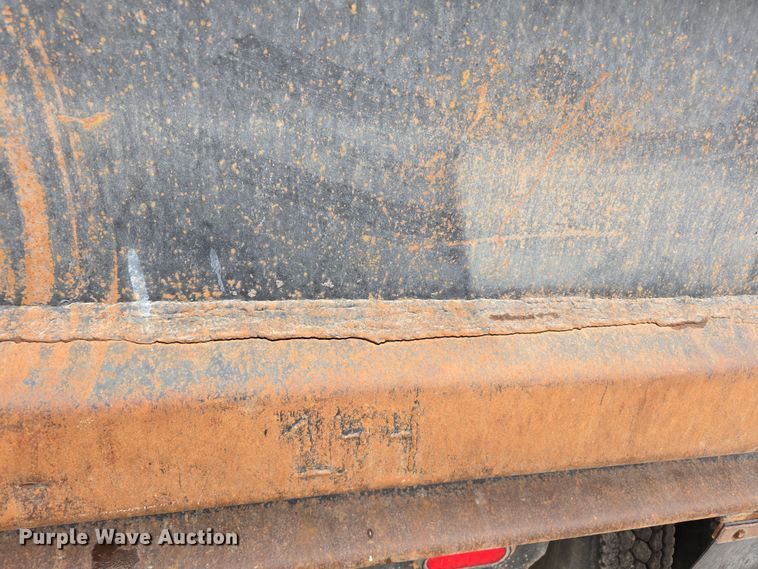 image for item DW3186 2001 Mack RD688S dump truck