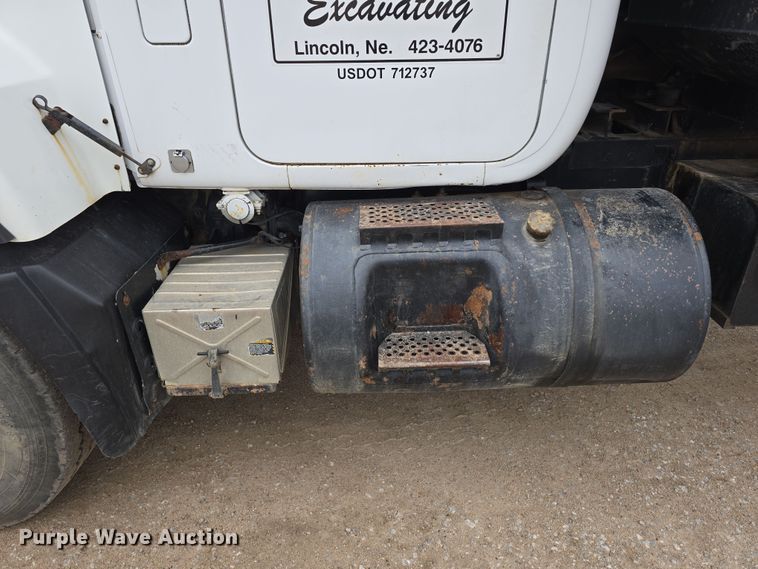 image for item DW3186 2001 Mack RD688S dump truck