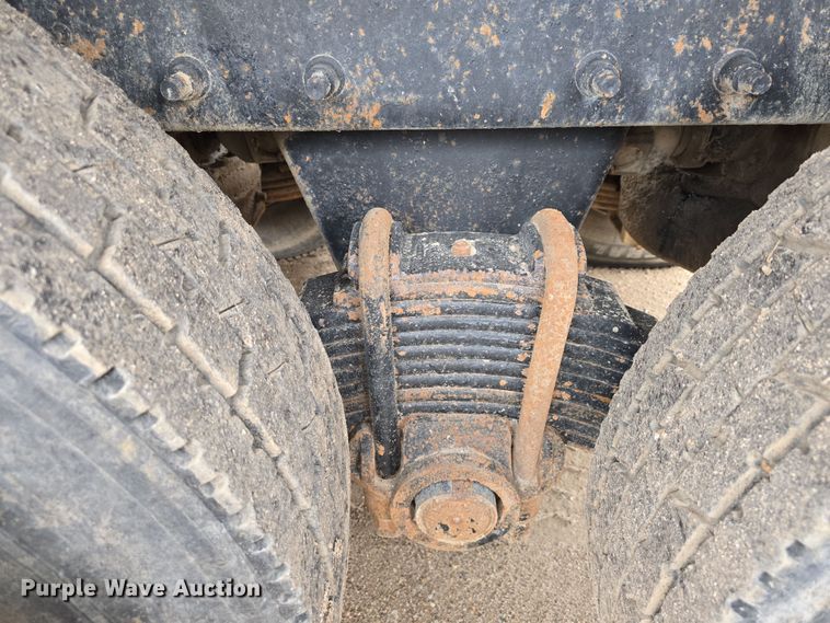 image for item DW3186 2001 Mack RD688S dump truck