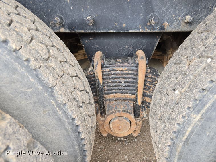 image for item DW3186 2001 Mack RD688S dump truck