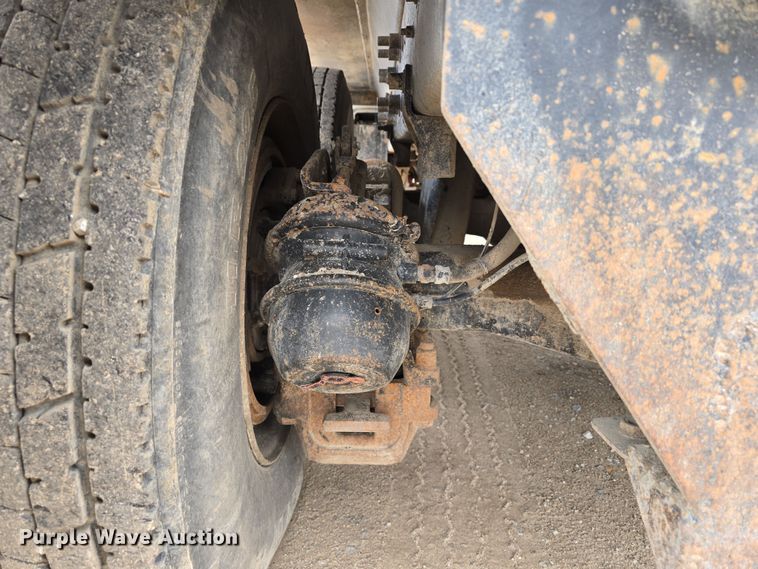 image for item DW3186 2001 Mack RD688S dump truck