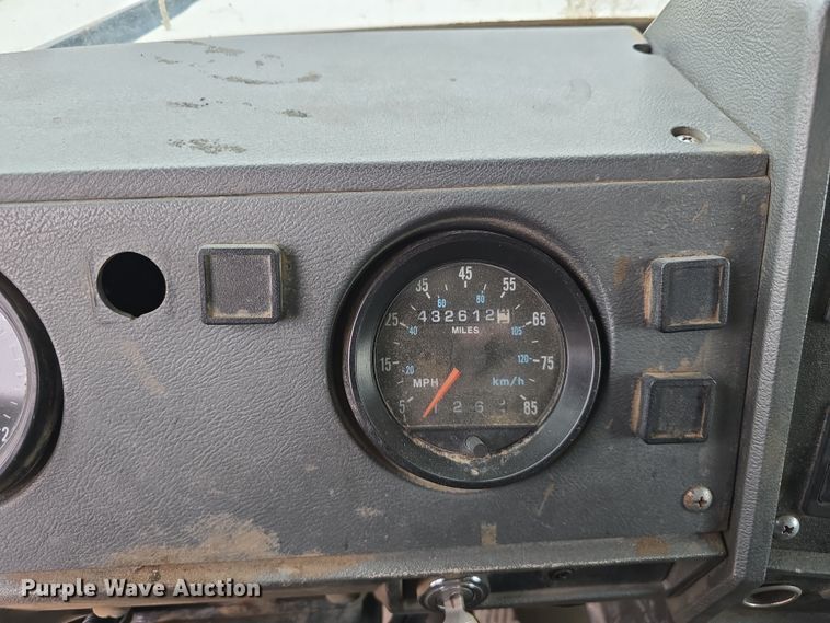 image for item DW3186 2001 Mack RD688S dump truck