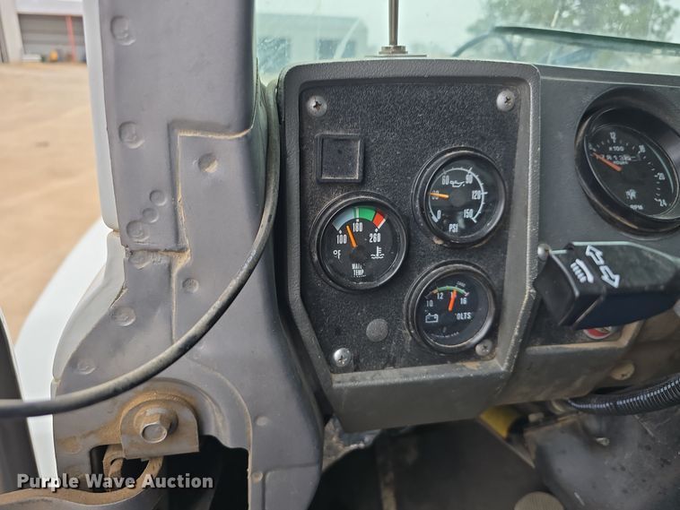 image for item DW3186 2001 Mack RD688S dump truck