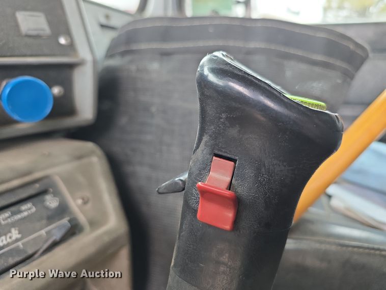 image for item DW3186 2001 Mack RD688S dump truck