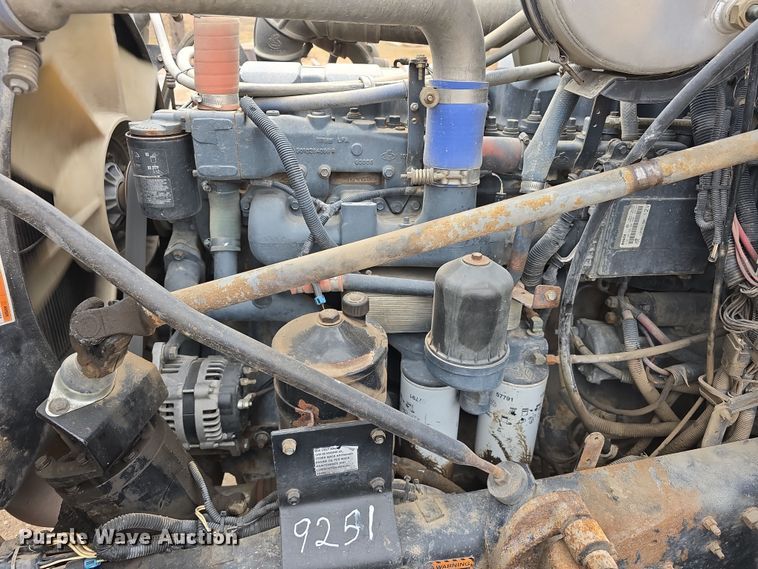 image for item DW3186 2001 Mack RD688S dump truck