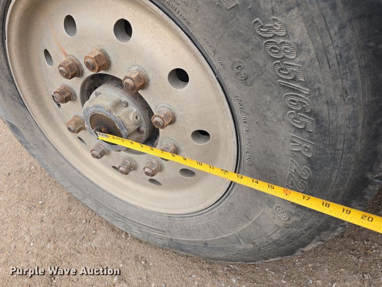 image for item DW3186 2001 Mack RD688S dump truck