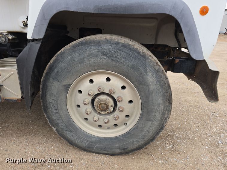 image for item DW3186 2001 Mack RD688S dump truck