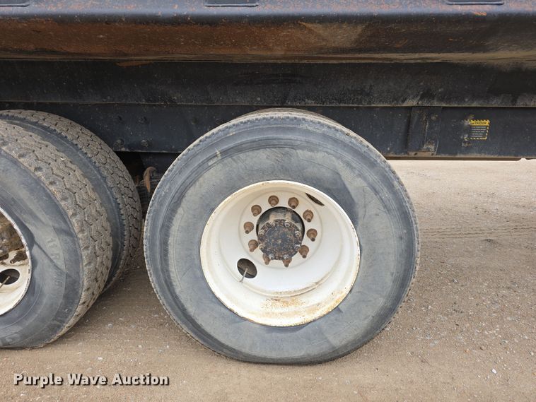 image for item DW3186 2001 Mack RD688S dump truck