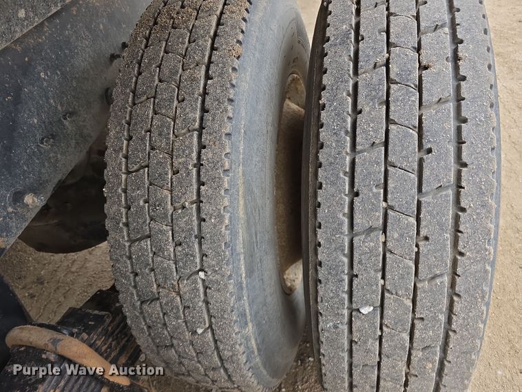 image for item DW3186 2001 Mack RD688S dump truck