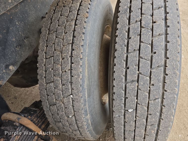 image for item DW3186 2001 Mack RD688S dump truck