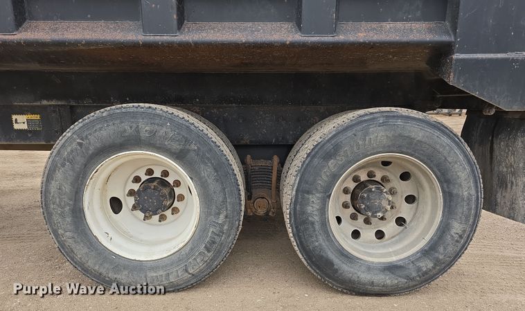 image for item DW3186 2001 Mack RD688S dump truck