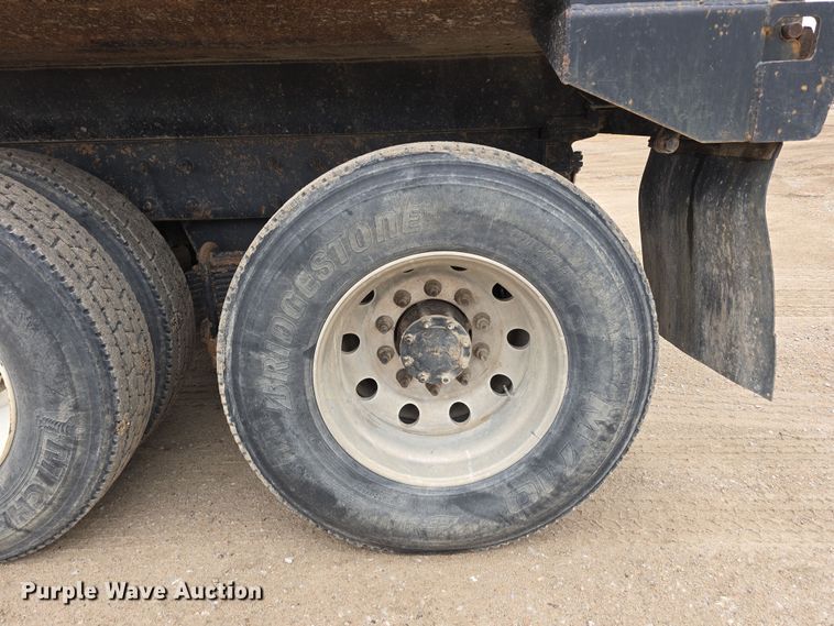 image for item DW3186 2001 Mack RD688S dump truck