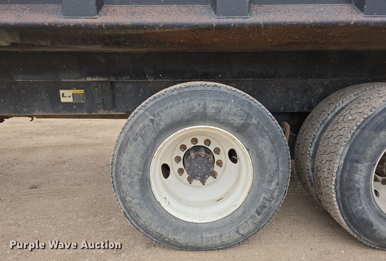 image for item DW3186 2001 Mack RD688S dump truck