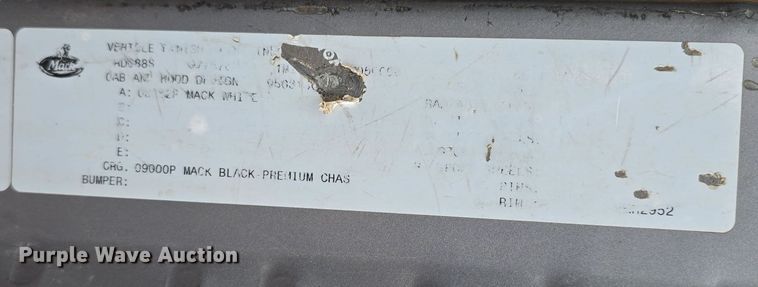 image for item DW3186 2001 Mack RD688S dump truck