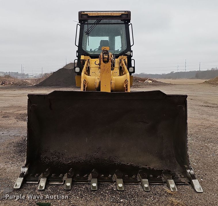 image for item DW3187 2001 Caterpillar 963C track loader