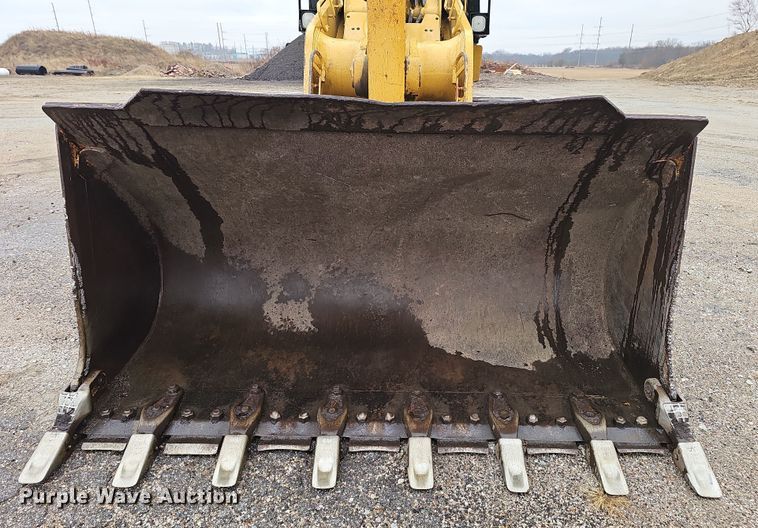 image for item DW3187 2001 Caterpillar 963C track loader