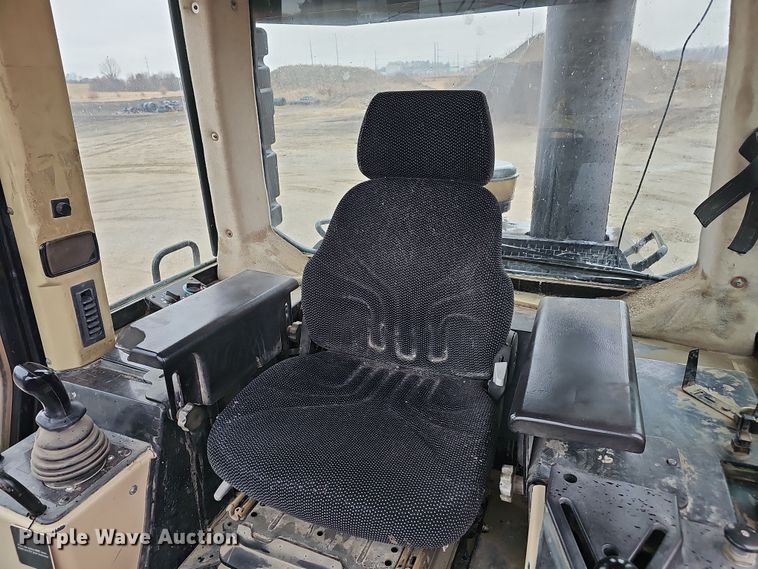 image for item DW3187 2001 Caterpillar 963C track loader