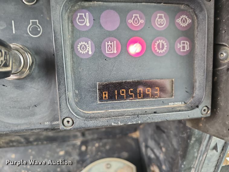 image for item DW3187 2001 Caterpillar 963C track loader