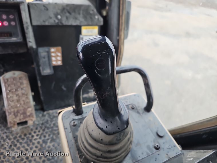 image for item DW3187 2001 Caterpillar 963C track loader