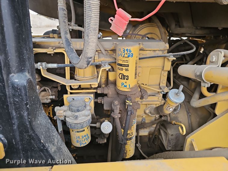 image for item DW3187 2001 Caterpillar 963C track loader