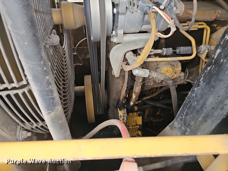 image for item DW3187 2001 Caterpillar 963C track loader