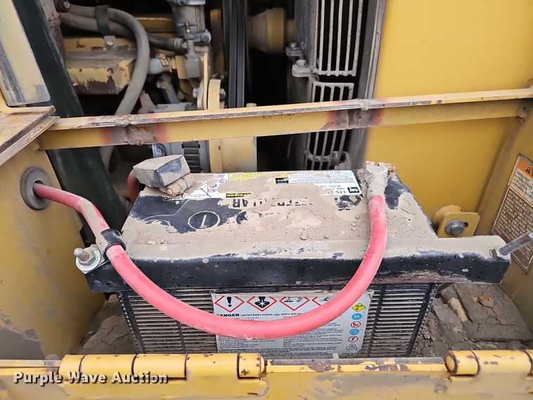 image for item DW3187 2001 Caterpillar 963C track loader