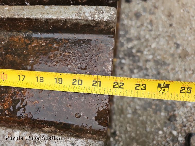 image for item DW3187 2001 Caterpillar 963C track loader