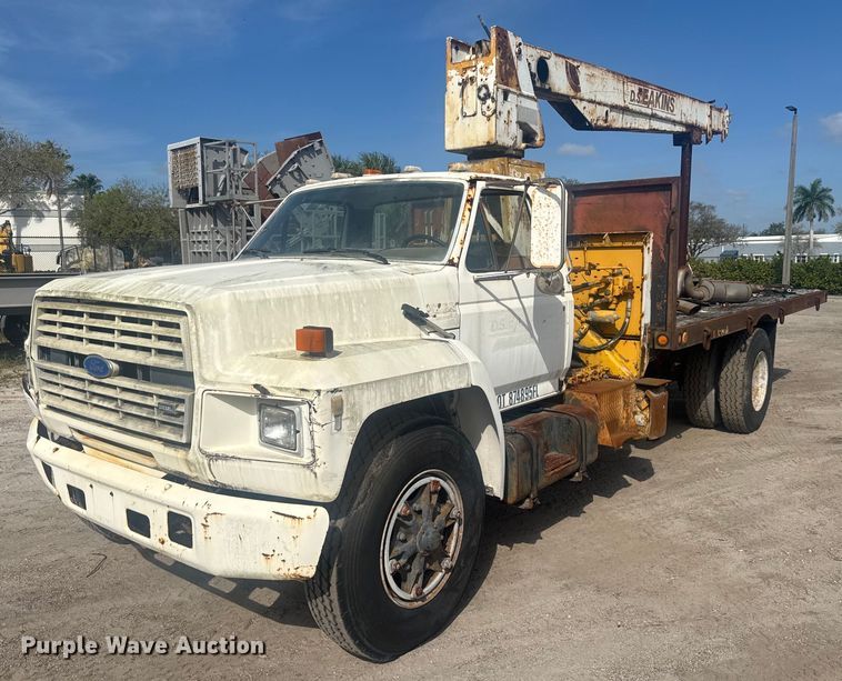 image for item EC3469 1987 Ford F700 crane truck