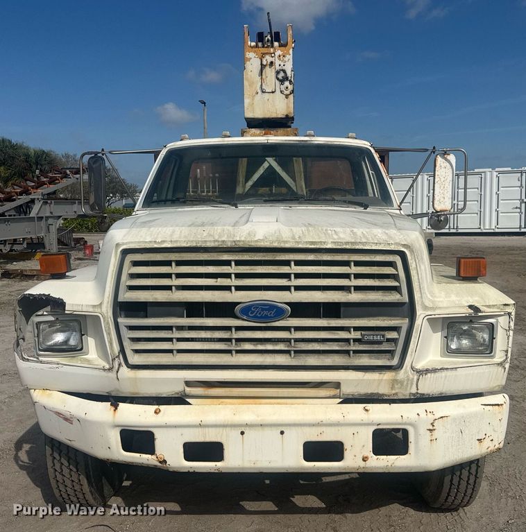 image for item EC3469 1987 Ford F700 crane truck