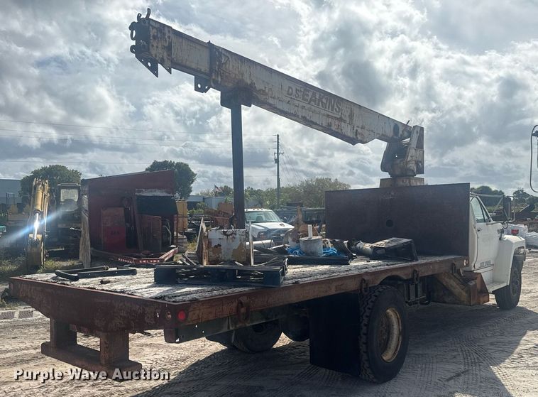 image for item EC3469 1987 Ford F700 crane truck