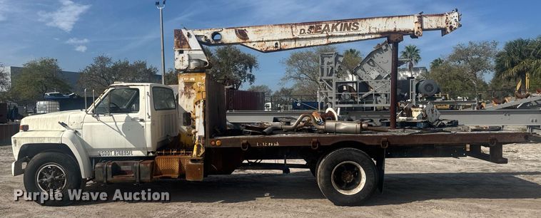 image for item EC3469 1987 Ford F700 crane truck