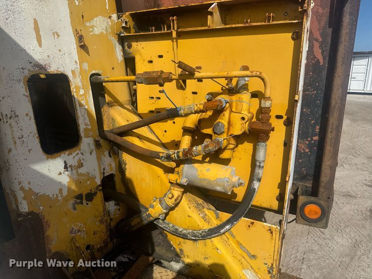 image for item EC3469 1987 Ford F700 crane truck