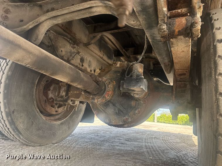 image for item EC3469 1987 Ford F700 crane truck