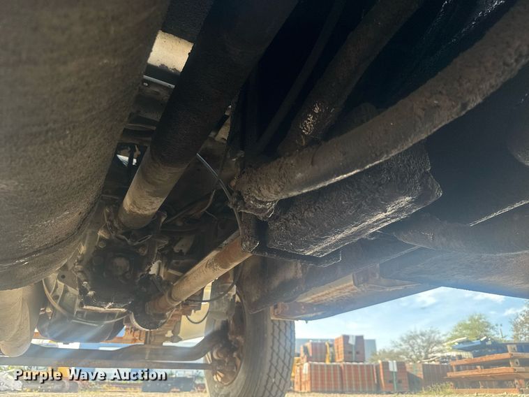 image for item EC3469 1987 Ford F700 crane truck