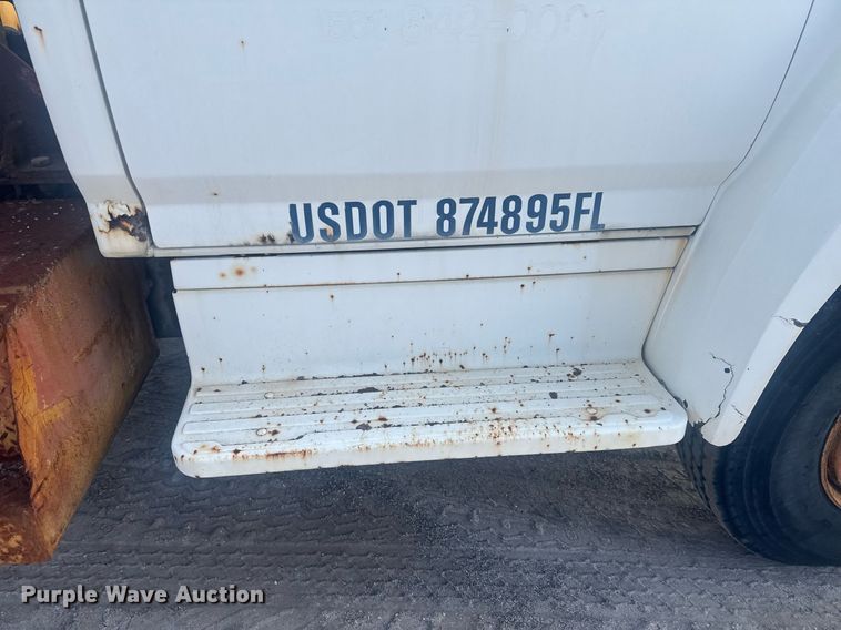 image for item EC3469 1987 Ford F700 crane truck