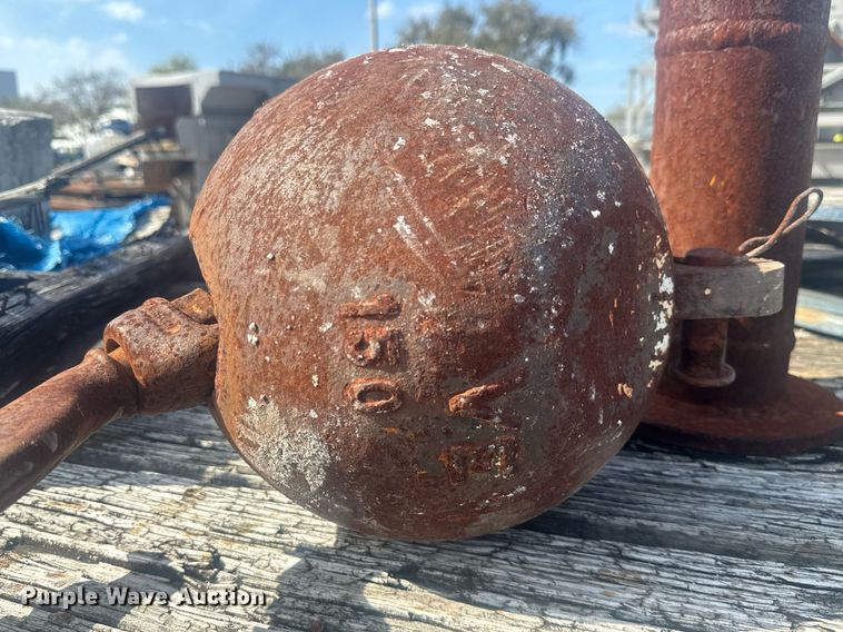 image for item EC3469 1987 Ford F700 crane truck