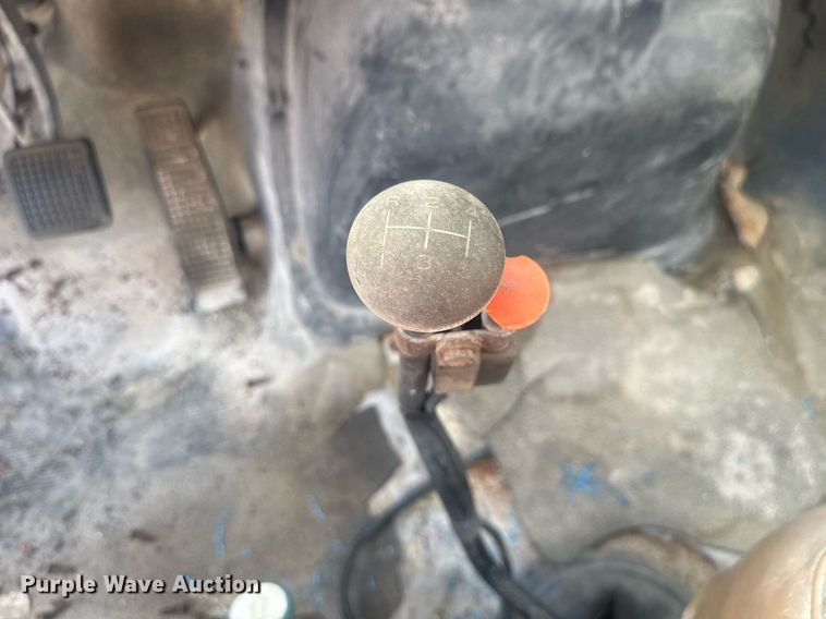 image for item EC3469 1987 Ford F700 crane truck