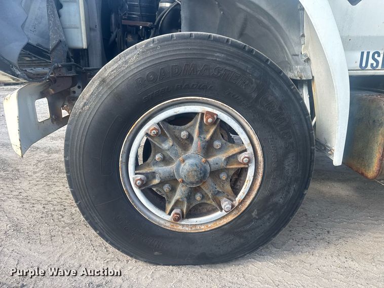 image for item EC3469 1987 Ford F700 crane truck