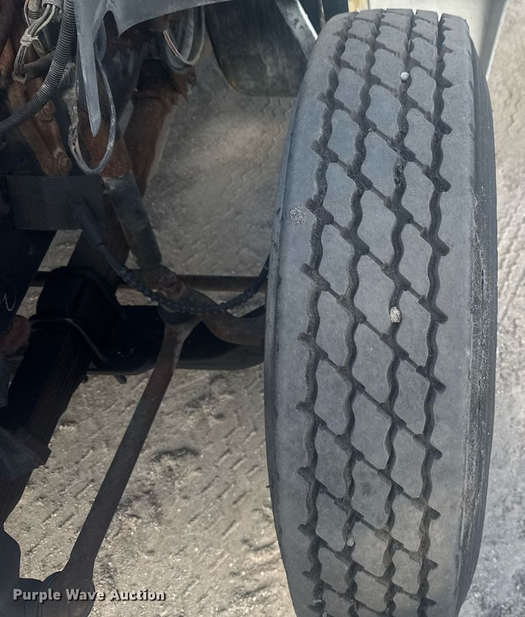 image for item EC3469 1987 Ford F700 crane truck