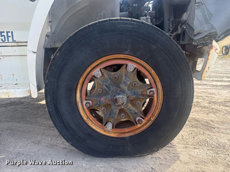 image for item EC3469 1987 Ford F700 crane truck