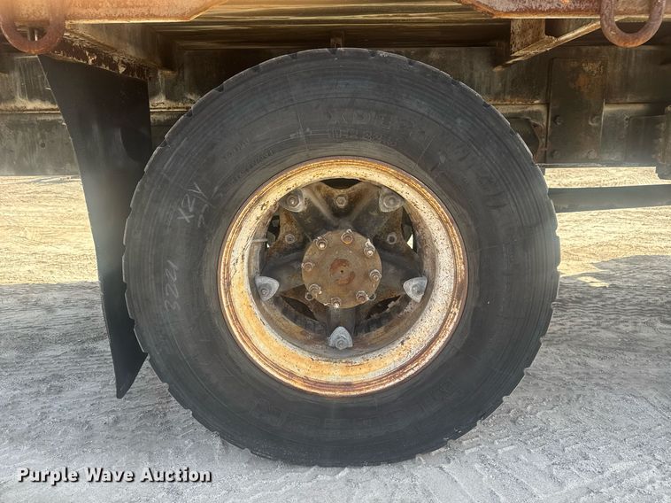 image for item EC3469 1987 Ford F700 crane truck